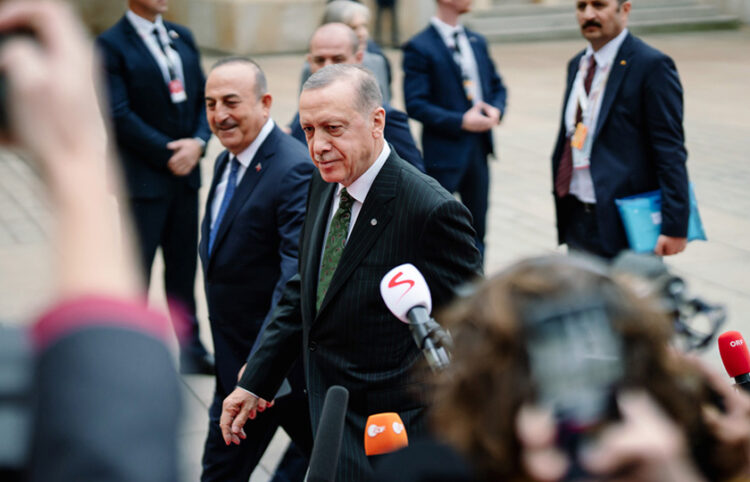 Οι Τούρκοι μπλοφάρουν και μας φοβίζουν για να μην εκμεταλλευτούμε τη συγκυρία